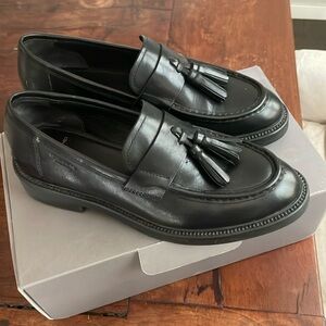 Vagabond Black Leather Loafers with Tassels